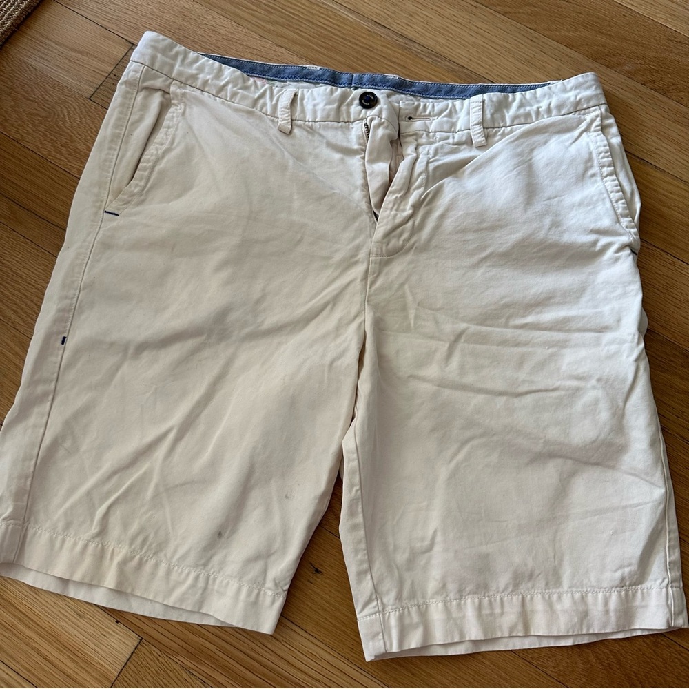 Men's Tommy Bahama Size 35 Cream Shorts